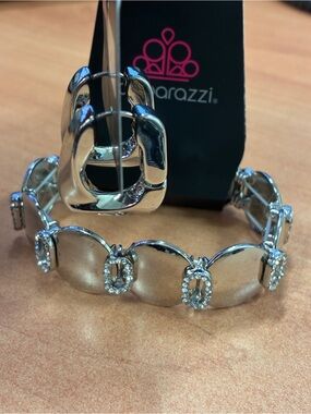 Paparazzi Silver Oval Link Bracelet with Rhinestone Accents